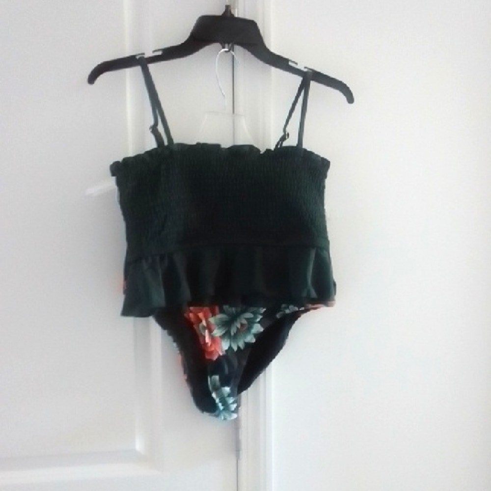 NWT Green Floral Two-Piece Swimsuit